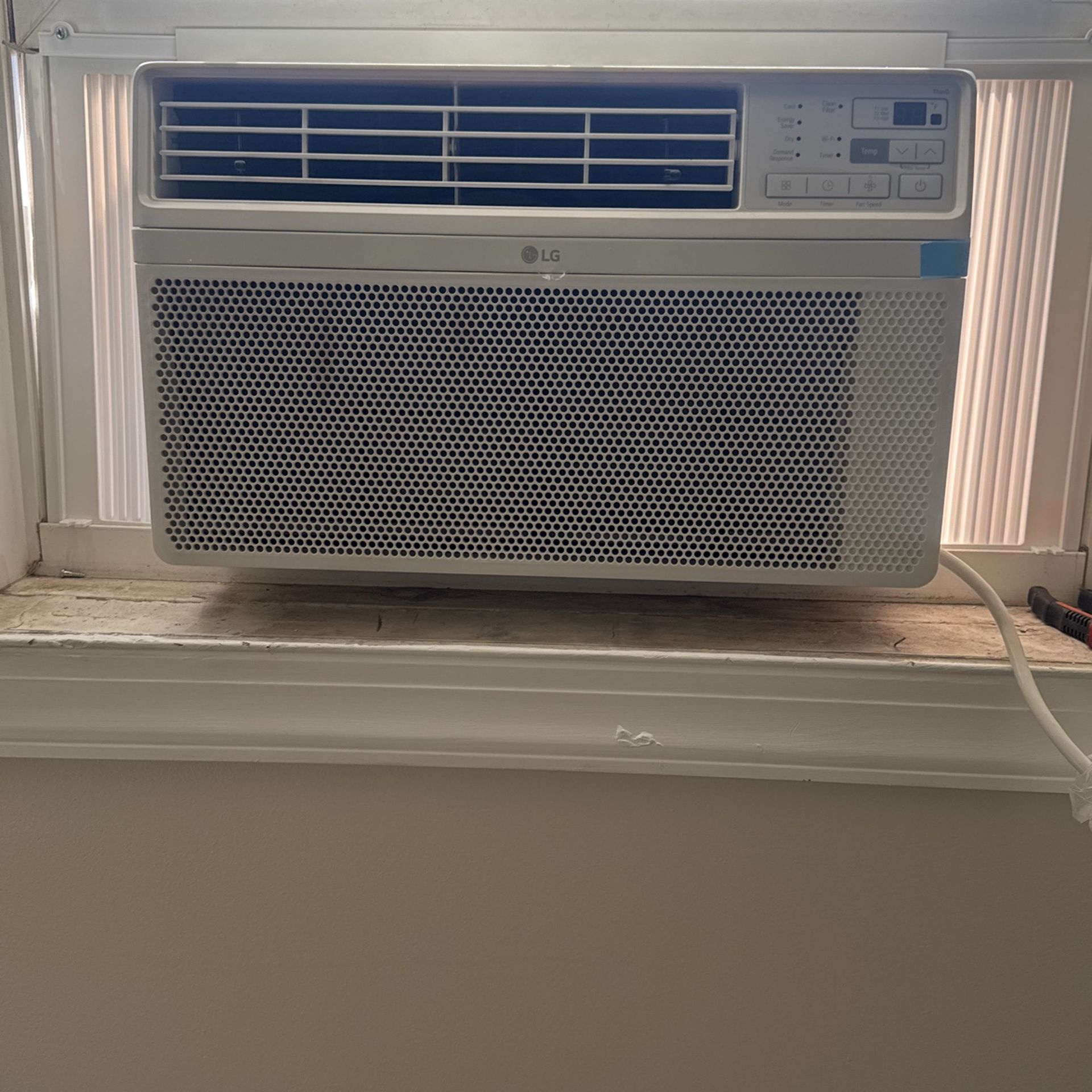 Lg Air Conditioner Gentely Used