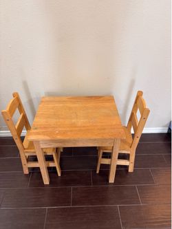 Kids table and chairs