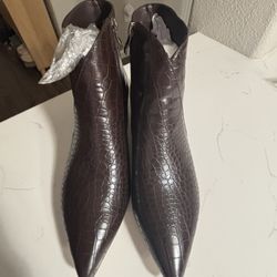 Pointed Toe Low Heel Bootie Size 10