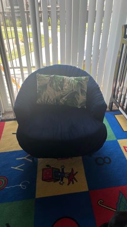 Comfortable, cute chair