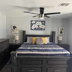 King Size Bed With Mattress & Matching Dresser &night Stands
