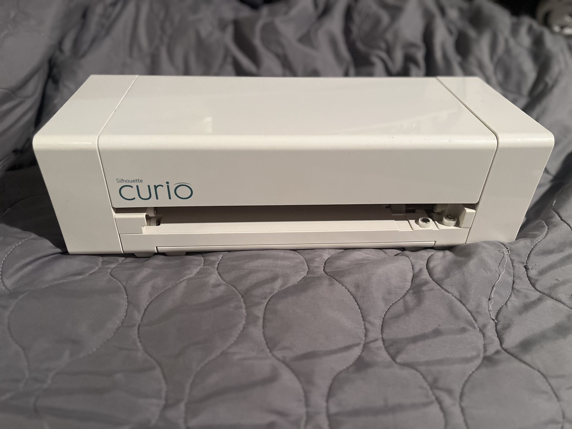 Silhouette Curio