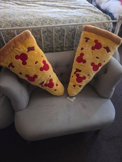 Mickey pizza pillow
