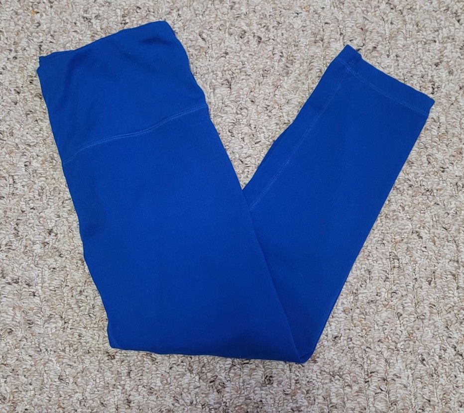 Vibrant Blue Capri Workout Leggings