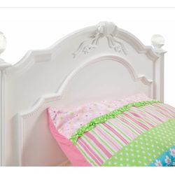 Girl Twin bed White  $200