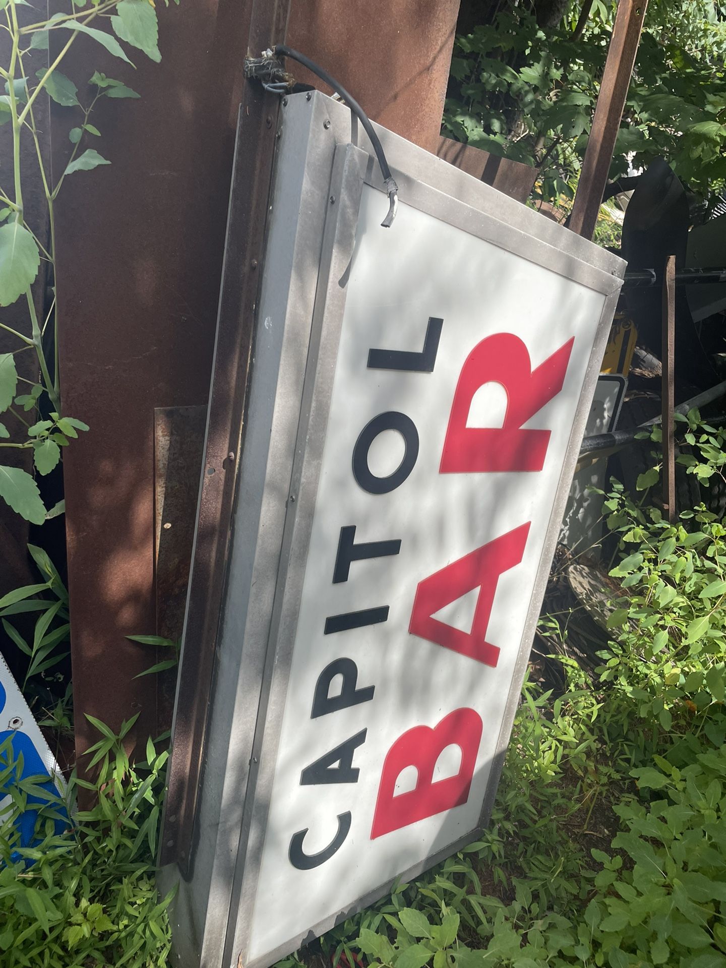 Capital Barbsign Commercial