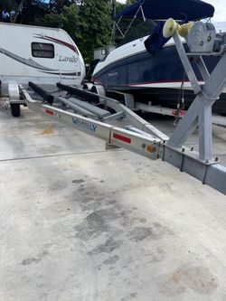 Boat trailer 25 a 27 pies  freno en los 2 ejes
