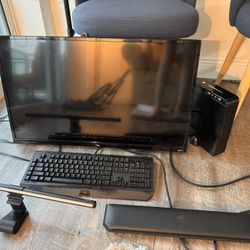 TCL Desktop, Keyboard , Computer, light 