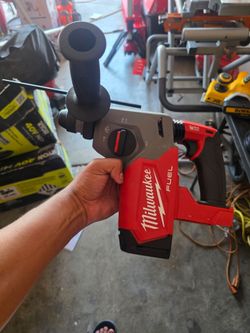 Milwaukee SDS 1" ROTARY HAMMER DRILL WITH CHISEL FUNCTION ( TOOL ONLY)