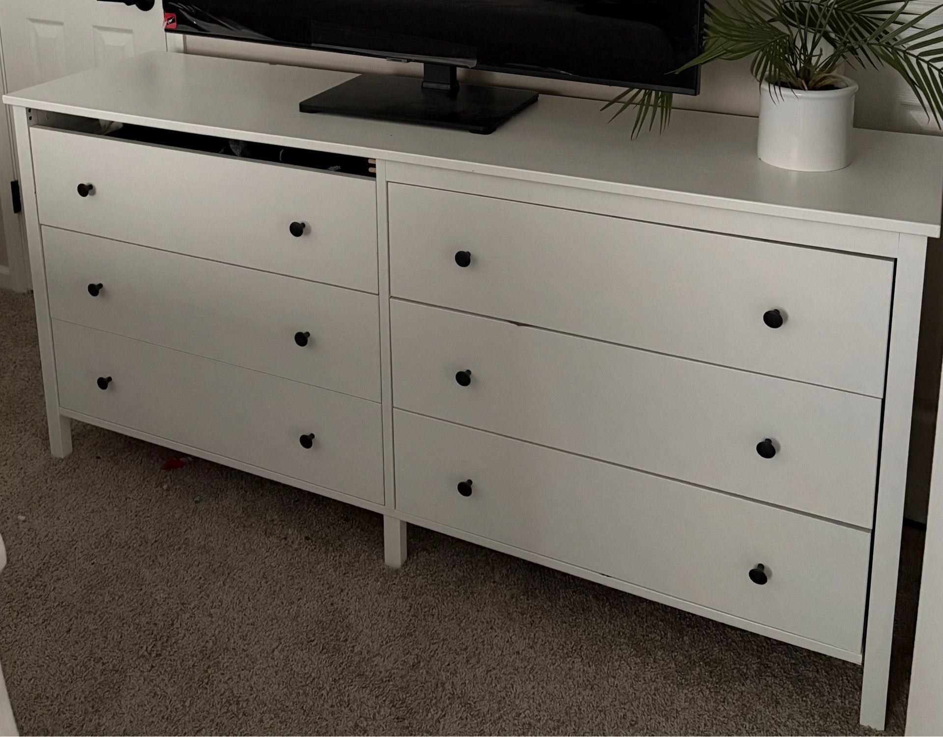 White 6 Drawer Dresser