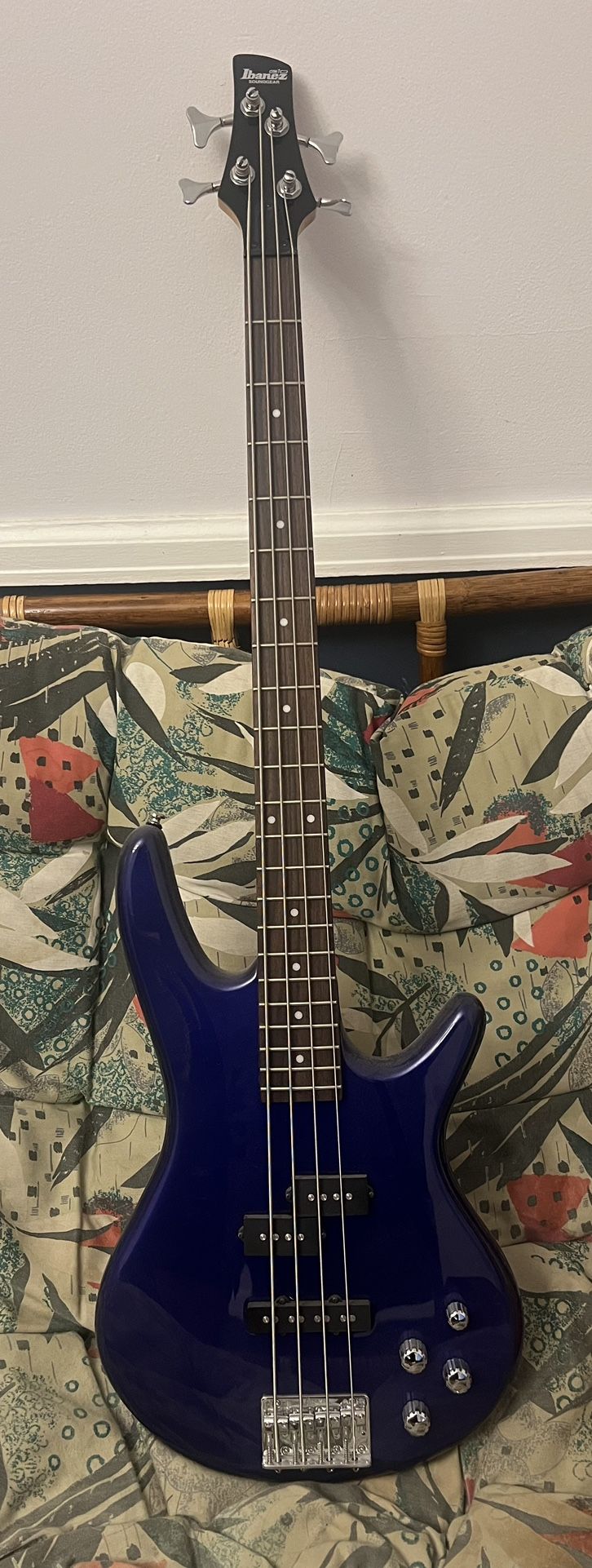 Ibanez Gio Series GSR200 (Electric Bass)