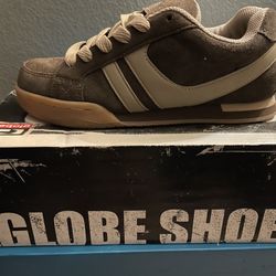Skate Shoes “Globes”
