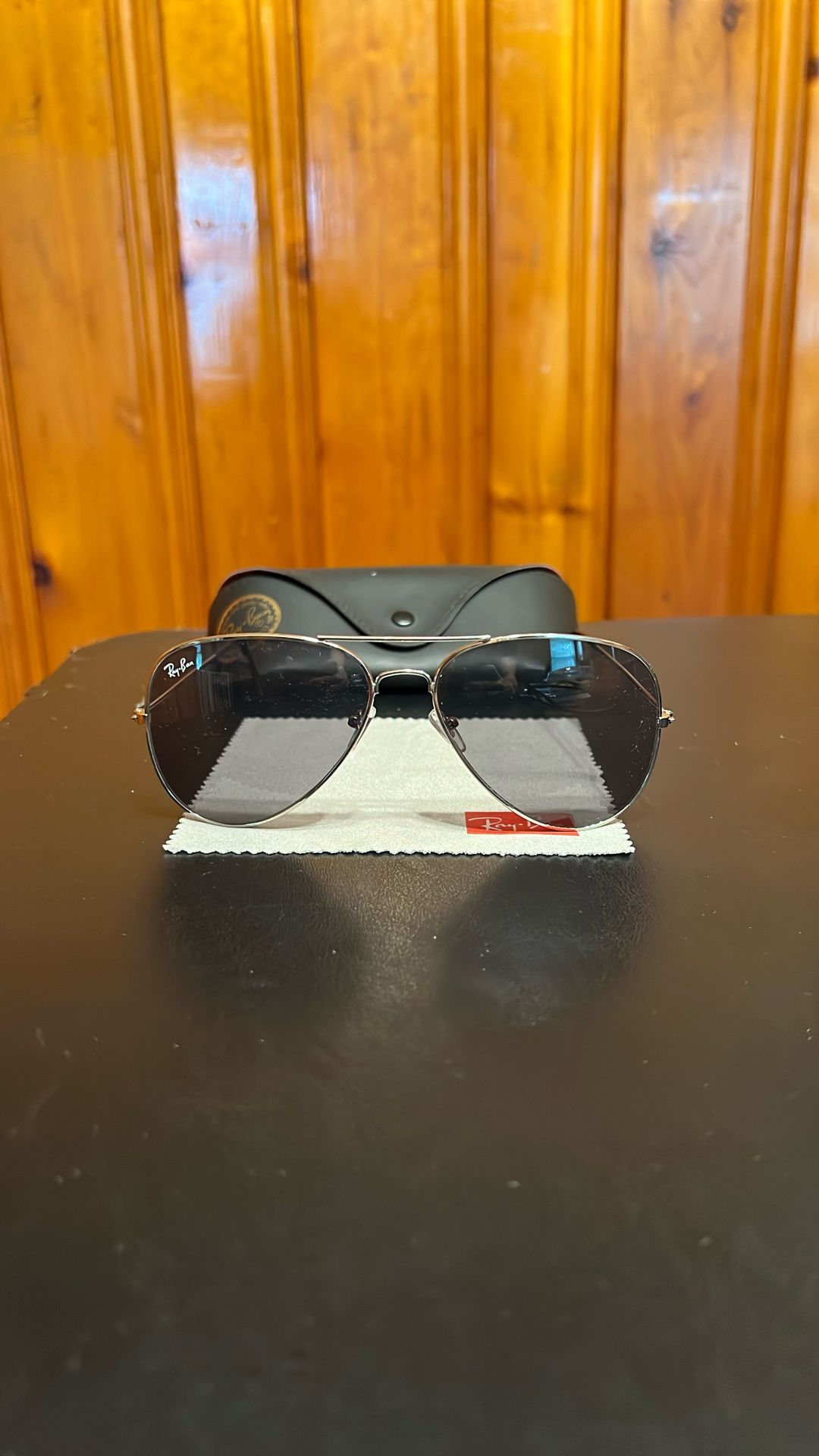 Ray-Ban Aviator Sunglasses – Authentic, Great Condition + Case