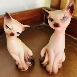 Siamese cats/Kittens salt and pepper shakers, anthropomorphic, tall, big eyes