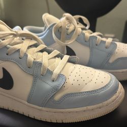 Nike Air Jordan 1 Low - 6Y/7.5 Women