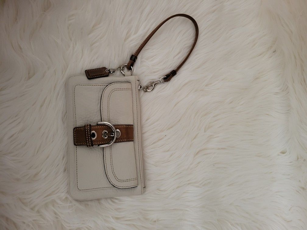 Wristlet Coach