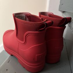 Ugg rainboots
