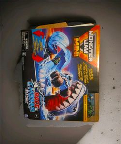 Monster jam Megalodon