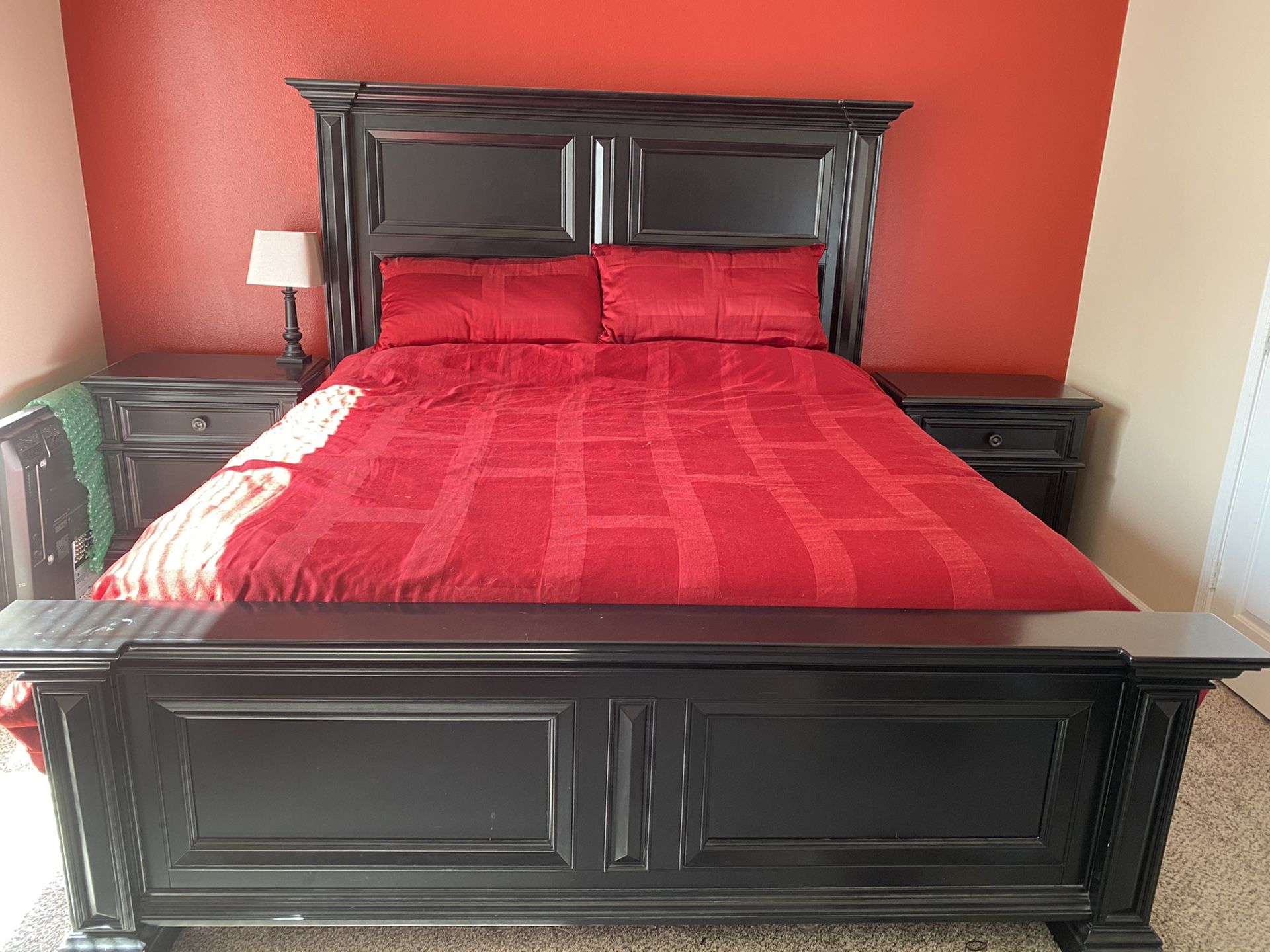 Full King Size Bedroom Set - Free if you pick it up on Wednesday!