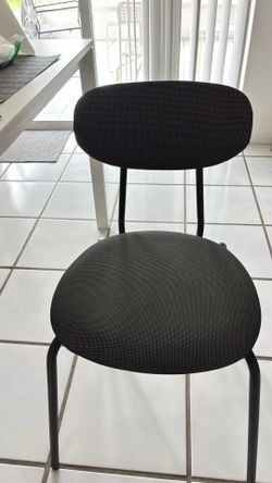 IKEA chair, clean, sturdy, like new.!