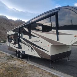 2014 Fifth Wheel Luxary Travel Trailer