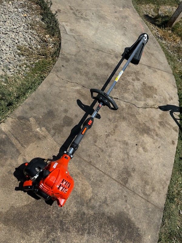 ECHO
21.2 cc Gas 2-Stroke Straight Shaft String Trimmer