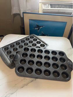 2 Mini Cupcake baking pans