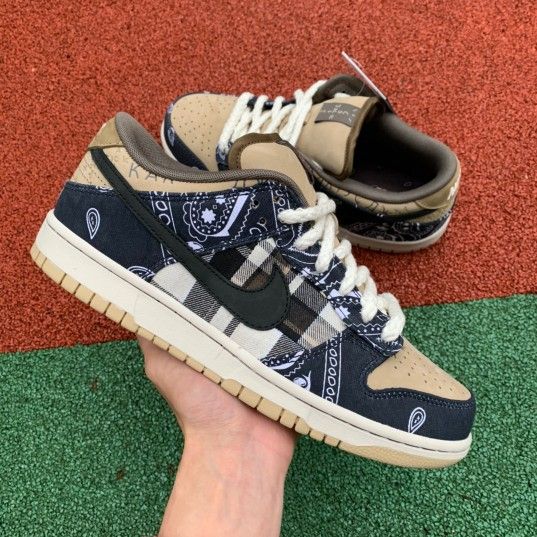 Ts dunk size 4-13 available Please DM me on I _G
