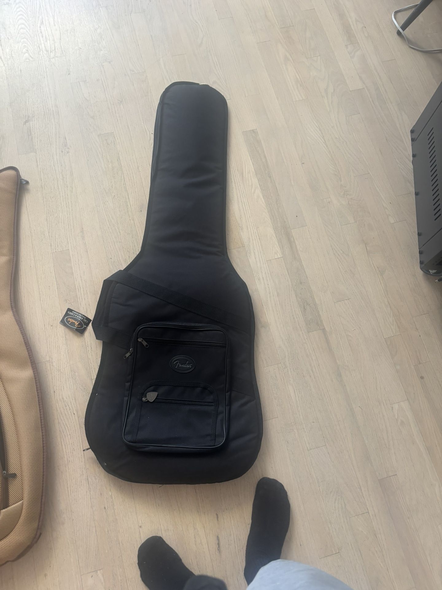 Fender Padded Guitar Gig Bag – Black