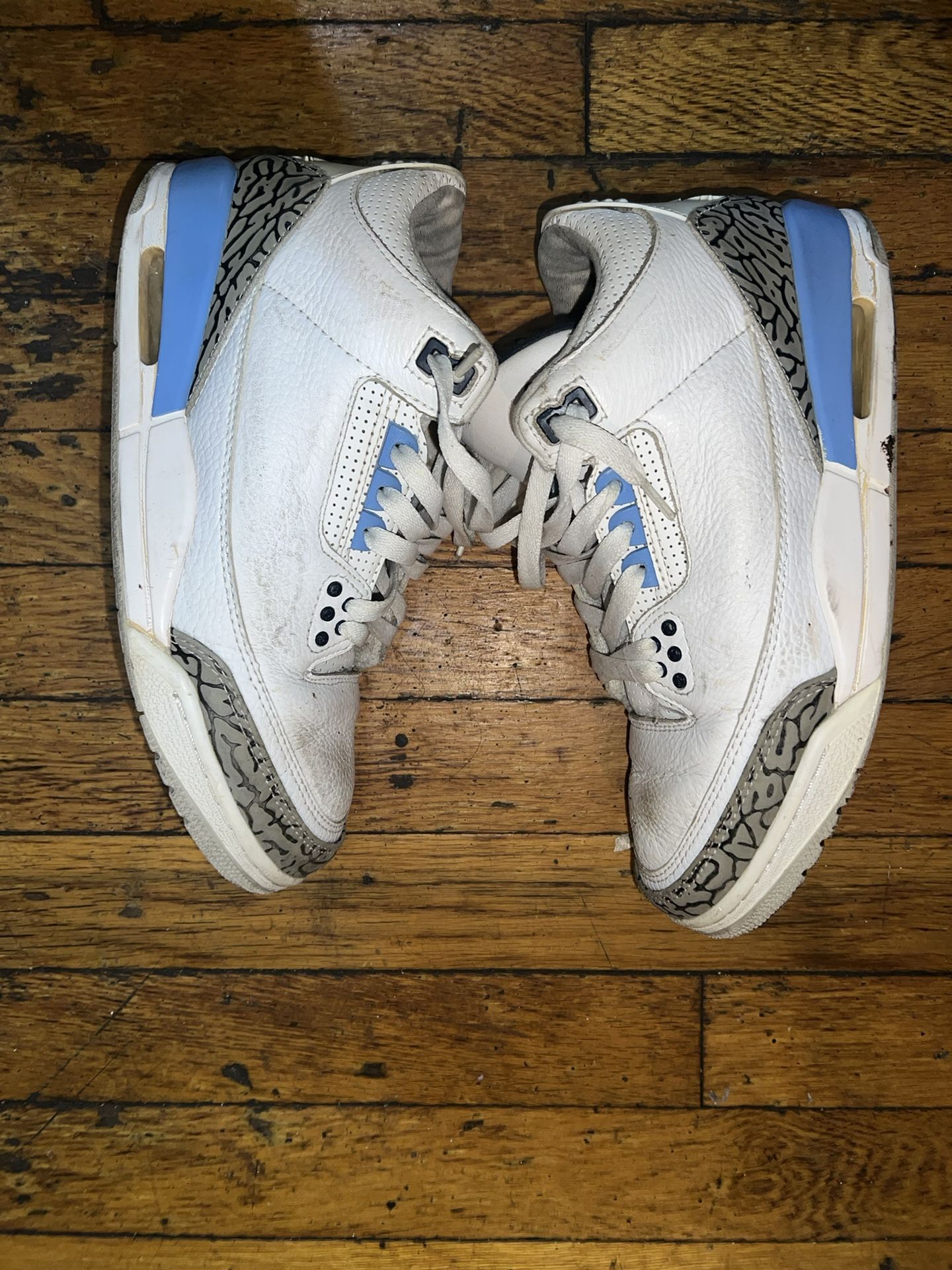 UNC JORDAN 3s