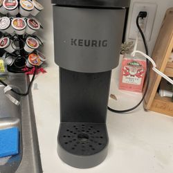 Keurig Single Serve, Slim Coffee Brewer, 12oz Capacity. 