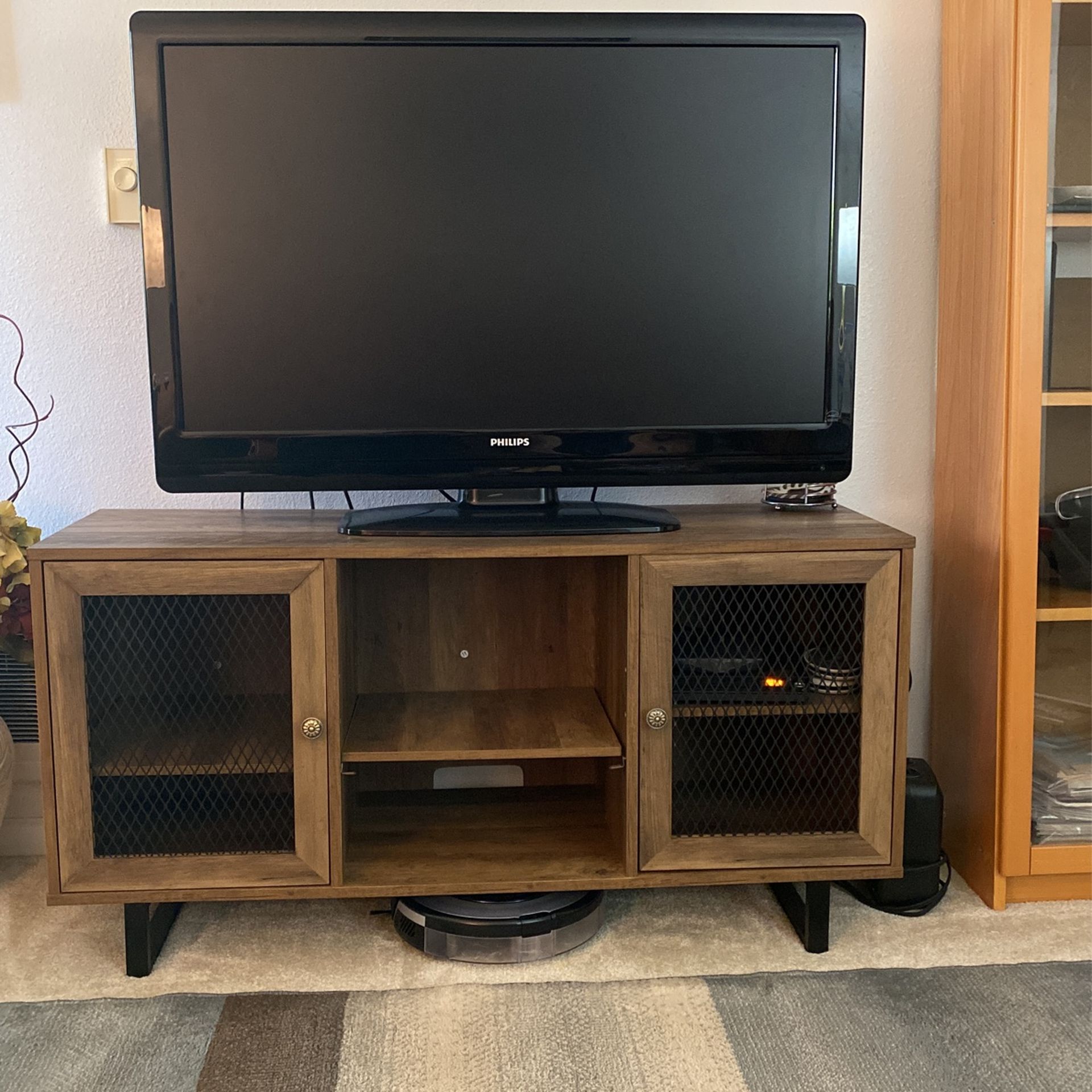 Phillips TV and TV Stand