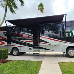 2015 Winnebago Adventurer 35p 