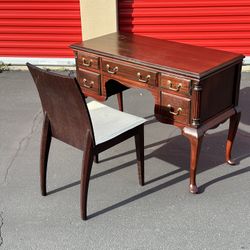 Desk With Chair