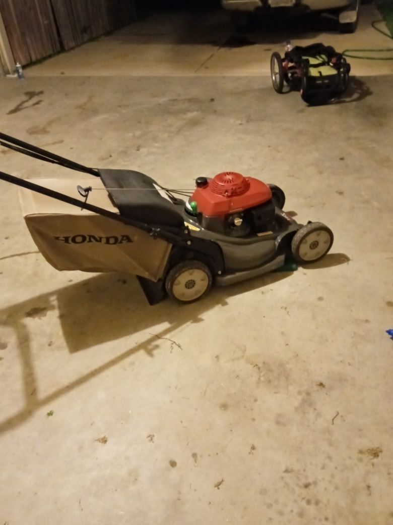 Honda GRX 217 commercial mower Brandknew