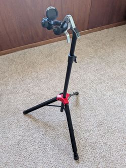 Music Accessories (Stand, Tuner, Capo, etc.)