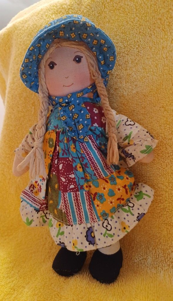 Vintage Knickerbocker Holly Hobby Rag Doll