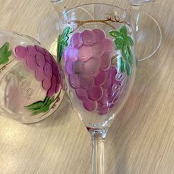 Set Of 4 Plastic Patio Wine Goblets, Realistic, Colorful Grape 🍇 Vine Design 7.5” Tall NEW!’
