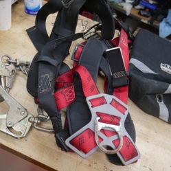 MAS Safety HARNESS 10041615 with extra safety clips 839954-1