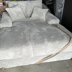 New Chaise Lounge 