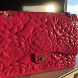 Beautiful Hot Pink Chanel jumbo Bag 