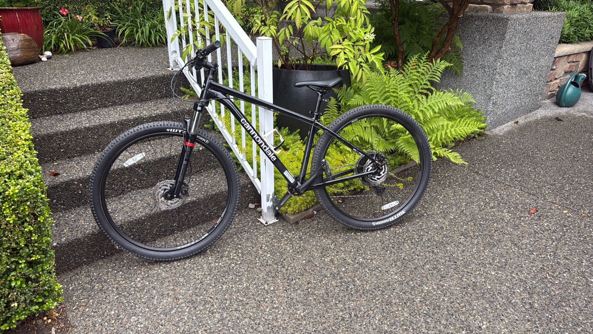 Cannondale Urban/Mountain Bike (M)
