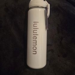 Lululemon Back to life sport bottle 24oz straw lid, regular price $48 my price $35