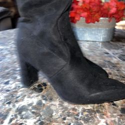 Ladies size 7.5 Top Moda 2” suede ankle boots 