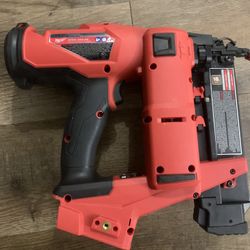 Milwaukee Fuel Brushless Brad Nailer