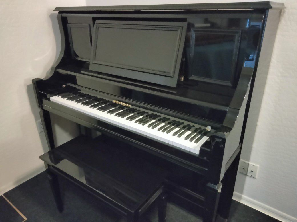 Upright Piano, Full Heintzman Model 140G Delivery and tuning included