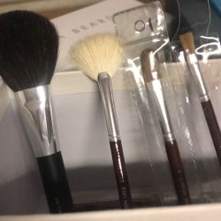 Merle Norman Sable https://offerup.com/redirect/?o=QnJ1c2hlcy5OZXc=