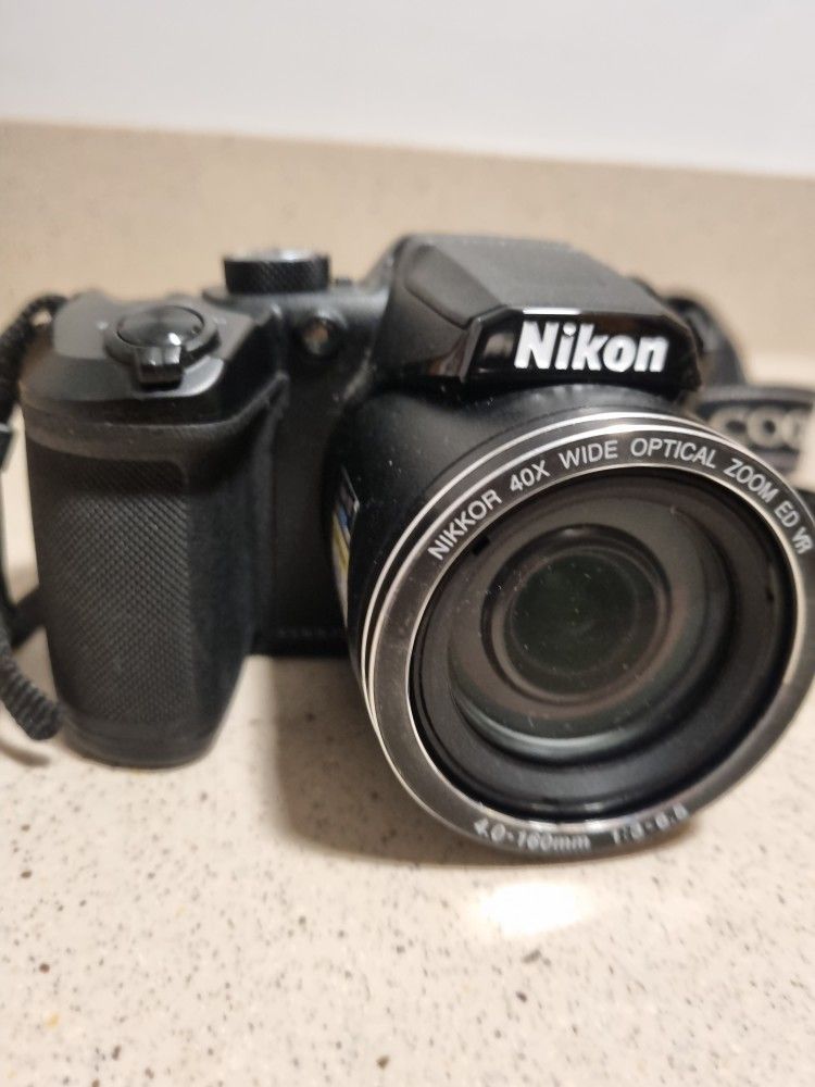 Nikon B500 (40x optical zoom, bluetooth)