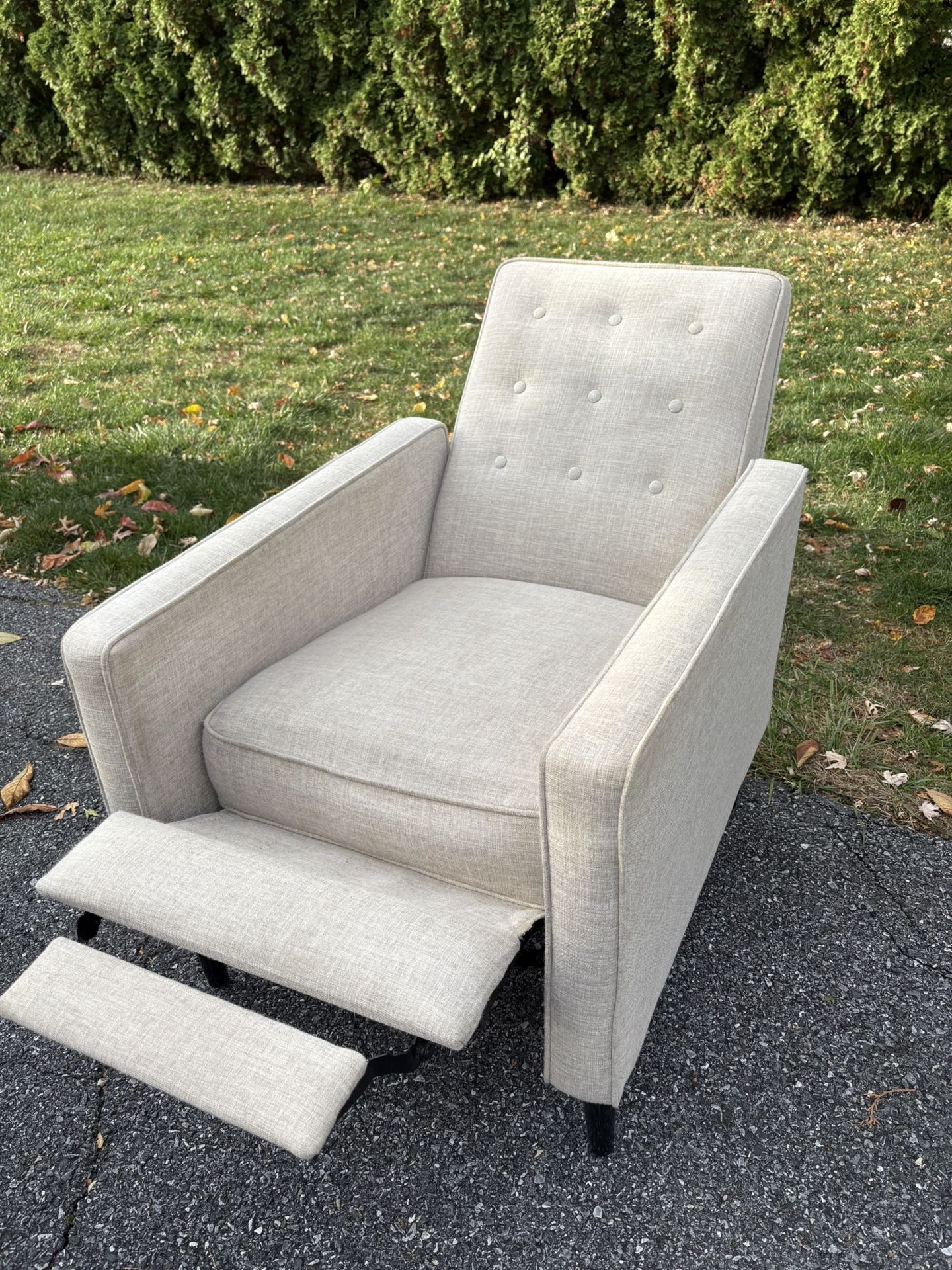 Cream Recliner- Great For Small Spaces (Delivery Available )