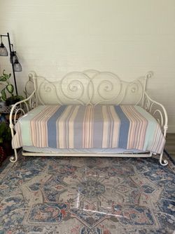 Twin Daybed with Trundle + 2 Mattresses